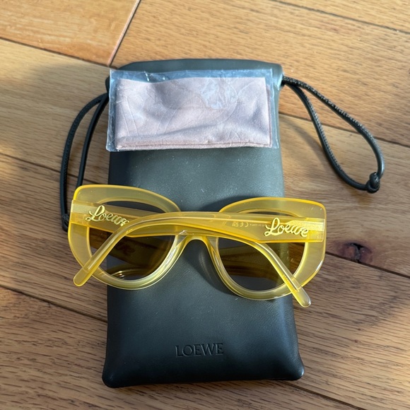 Authentic Loewe Yellow Sunglasses - Picture 7 of 7